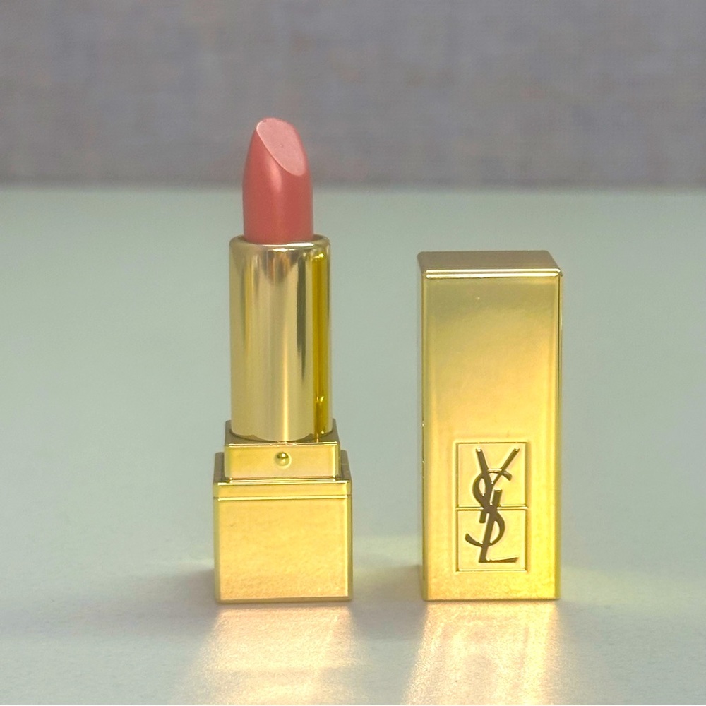 Yves Saint Laurent Rouge Pur Contoure Lipstick 70
